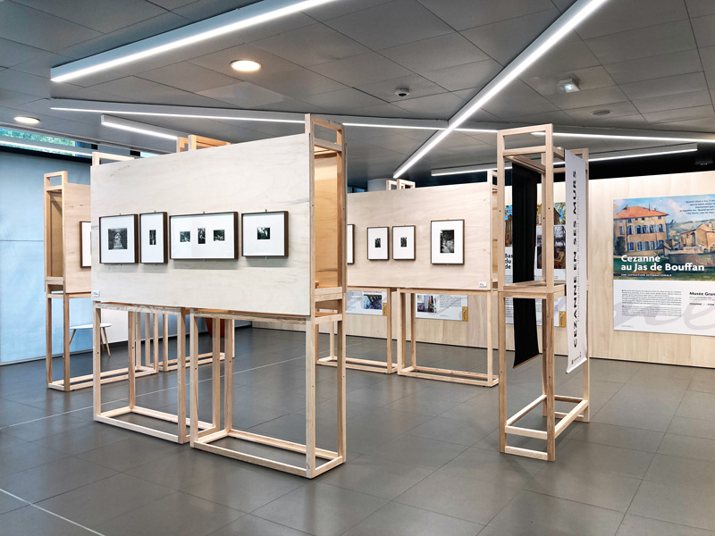 Mobilier d'exposition modulable office de tourisme aix en provence